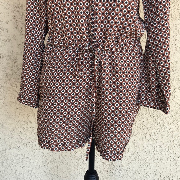 Alythea Brown Patterned Romper size Medium - Picture 6 of 8